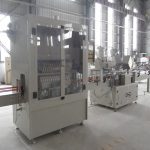 Automatyczna linia do napełniania i zamykania butelek z szyjką kątową w przypadku cieczy żrących