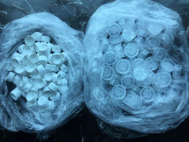 próbki taśm po etykietowaniu termokurczliwym.png