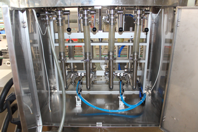 MASZYNA DO NAPEŁNIANIA 4 głowice (2).JPG