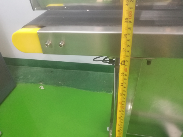 zgrzewarka indukcyjna automatyczna (1).jpg