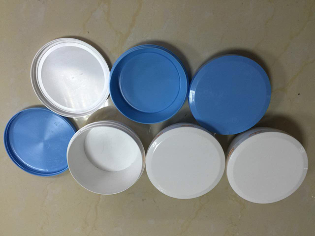 próbki butelek do zakręcania i etykietowania (10).jpg