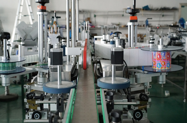 maszyny do etykietowania dwustronnego.jpg