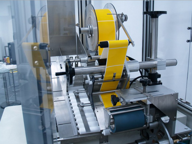 feeding tubes labeling process szczegóły dotyczące maszyn etykietujących.jpg