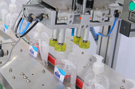 screw capping machine sprzęt do zakręcania śrub.jpg