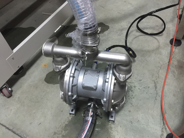 pompa transferowa do materiałów wypełniających (1).JPG