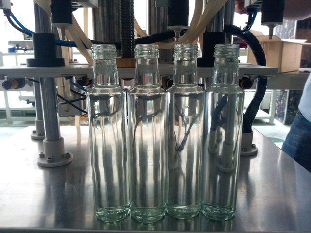 perfume bottles for overflow filling napełnianie perfumami.jpg