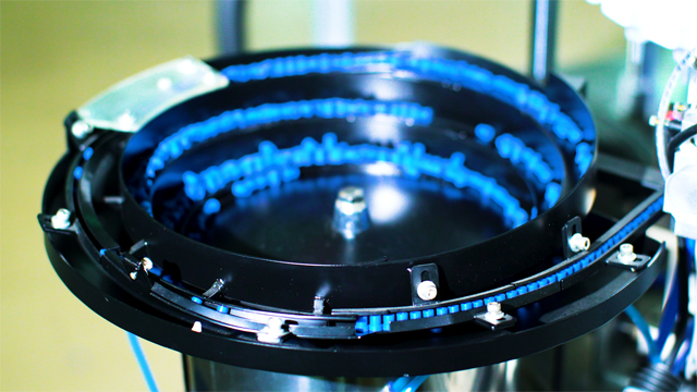 nakrętki do misek do karmienia.jpg