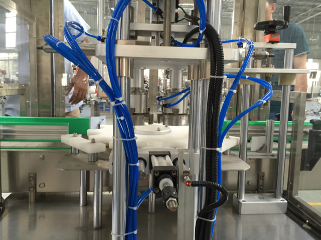 TYŁ korpusu głównego maszyny do zamykania próżniowego.jpg