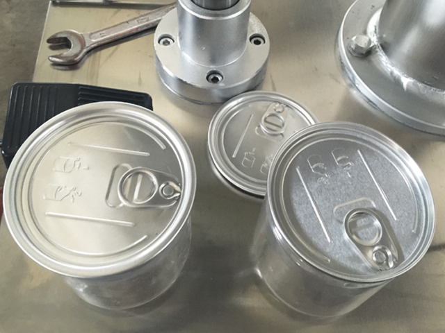 maszyna do zamykania puszek metalowych.jpg