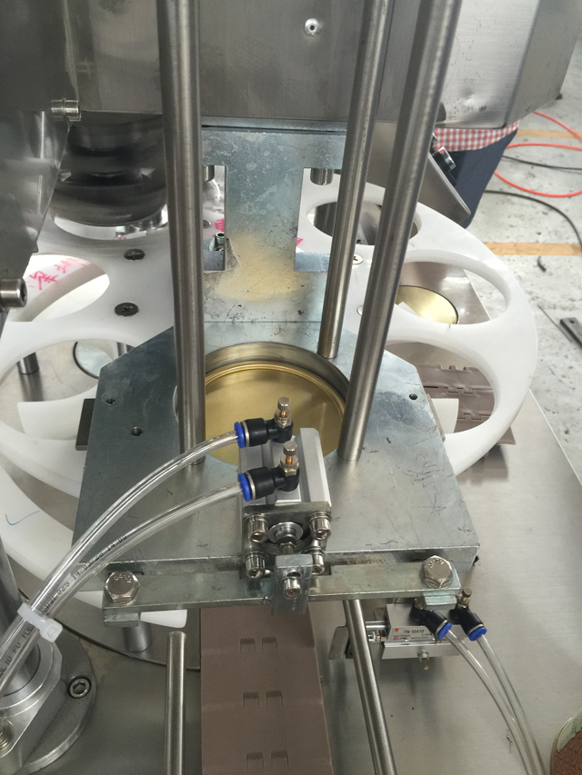 maszyny do zamykania puszek.jpg