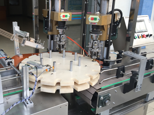 capping head zakręcarka dwugłowa.jpg