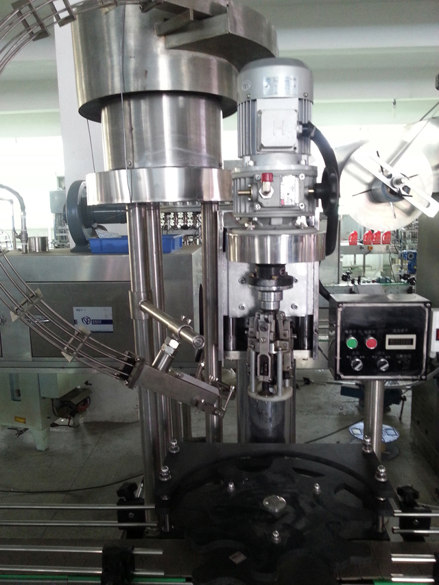 maszyna do zamykania butelek.jpg