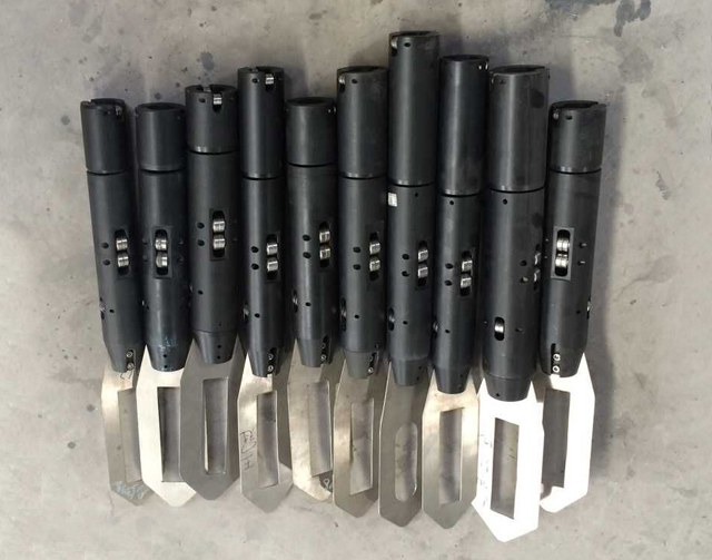 maszyny do etykietowania rękawów na słupki środkowe.jpg