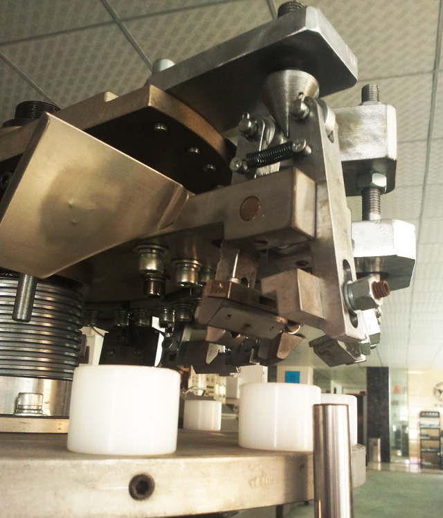 sealer part for metal hose uszczelnienie wypełniające do rur metalowych.jpg