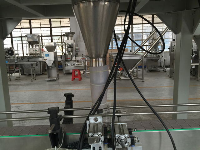 dysze napełniające do granulatu napełniacz.jpg