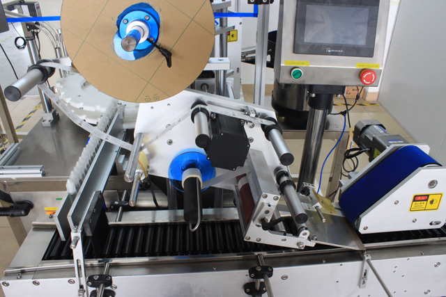 rolling bars from horizontal labeling machine pas synchroniczny do toczenia butelek.jpg