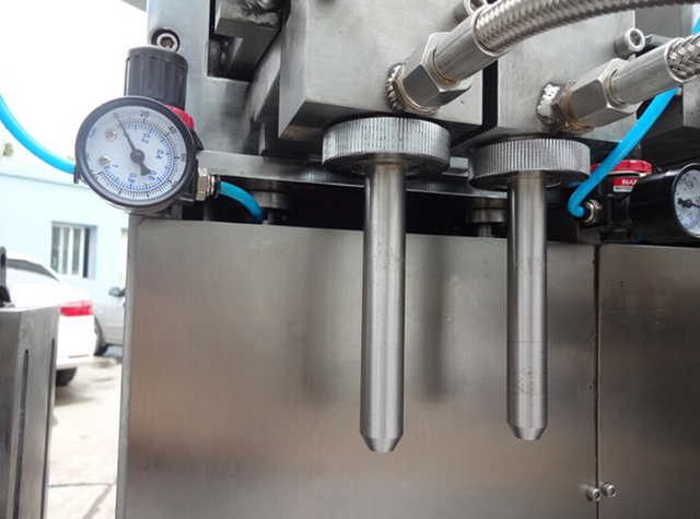 podwójne dysze napełniające.jpg