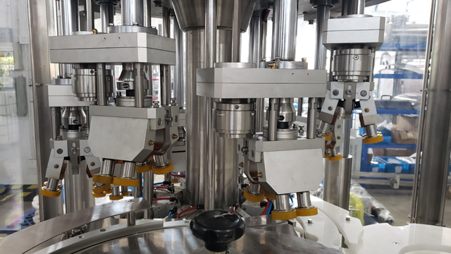 8 śruba heas capping.jpg