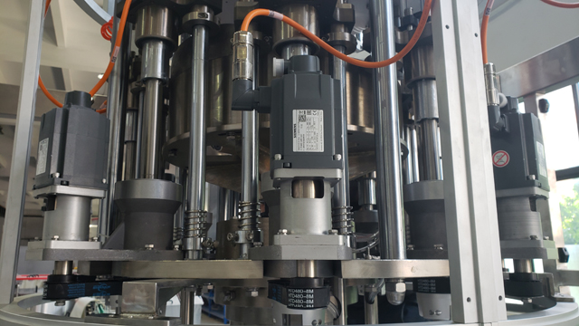 8 śruba heas capping.jpg