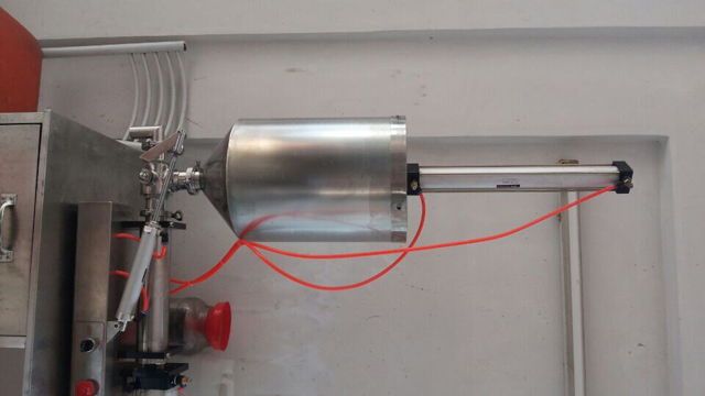 część pneumatyczna do maszyny napełniającej.jpg