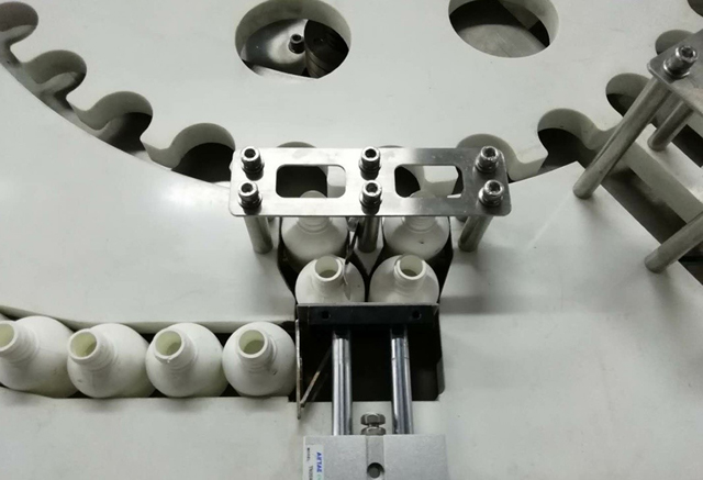 podajnik butelek.jpg