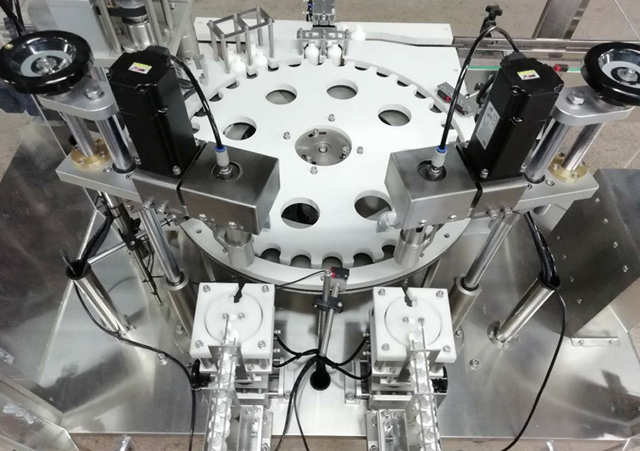 podajnik ramienia robota do butelek.jpg