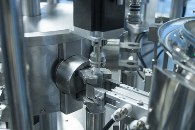 linia napełniania strzykawek (6).jpg