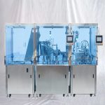 Zespół napełniania i zamykania strzykawek farmaceutycznych