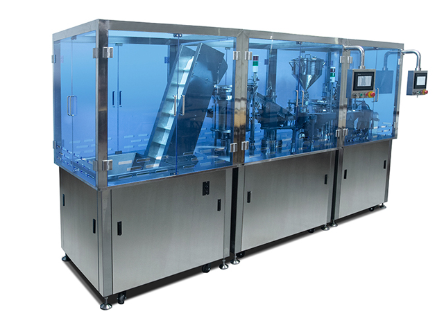 montażysta strzykawek całej linii napełniacz.jpg