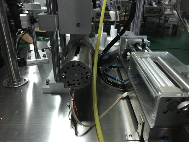 ultrasounic generator ultradźwiękowe wypełnianie pastą do tub.jpg