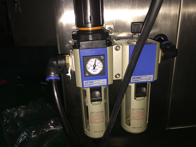 pneumatic part for filling sealing machine część pneumatyczna do maszyny napełniająco-zamykającej.jpg