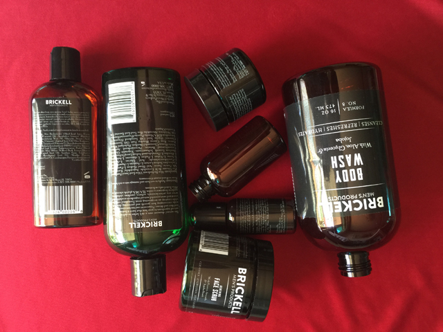 rolkowy sprzęt do etykietowania butelek.jpg