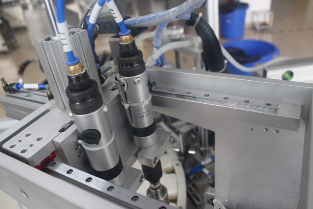 serwosilnik sterujący zakręcarką 2 szt