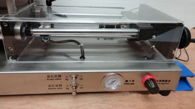 pneumatic part from cream filling machine zbliżenie na dżem maszyny z podwójnym zasobnikiem bocznym.jpg