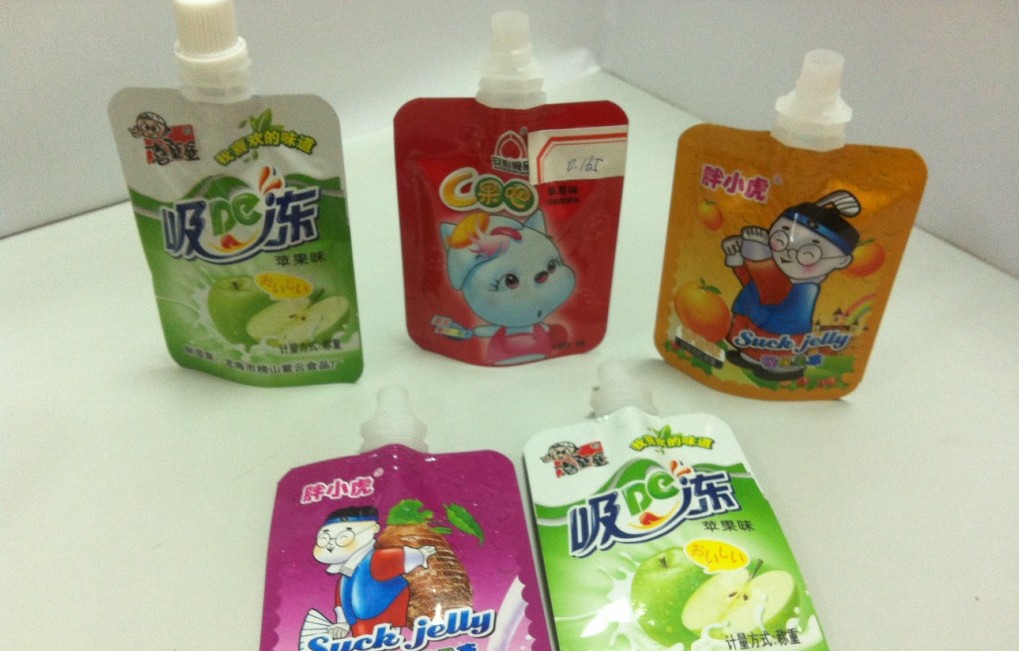 stand up bags for filling worki napełniane pojedynczym lejem z zasobnikiem .jpg