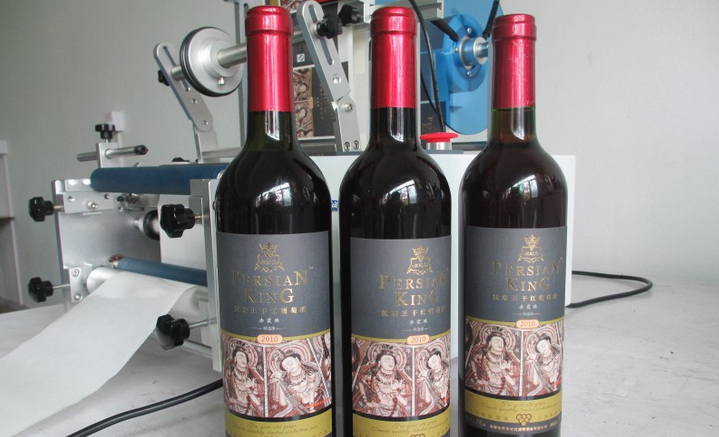 semi automatic labeling machine sprzęt do etykietowania.jpg