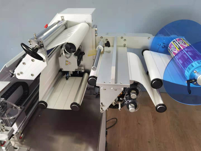 maszyna do etykietowania kiełbas (3).jpg