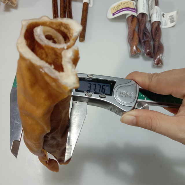 próbki karmy dla psów do etykietowania.jpg