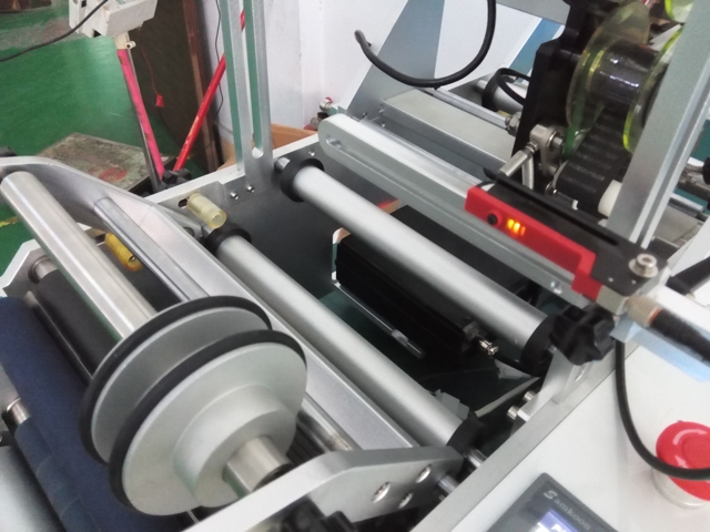 do eran półautomatycznej maszyny do etykietowania tubek strzykawka z