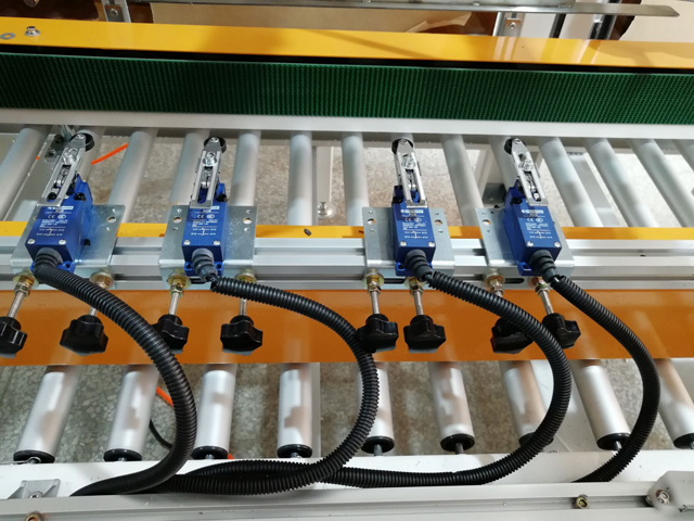 przełącznik sprayu klejowego.jpg