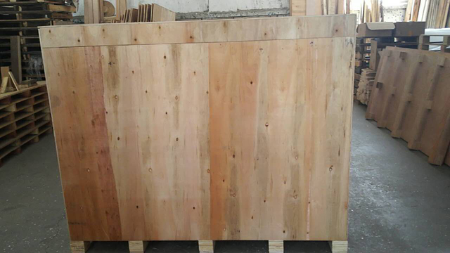 zaklejarka do kartonów w drewnianej obudowie.jpg