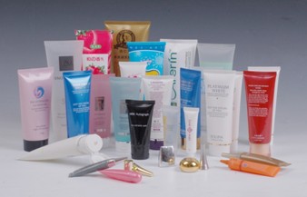 Maszyna do napełniania i zamykania tub plastikowych.jpg