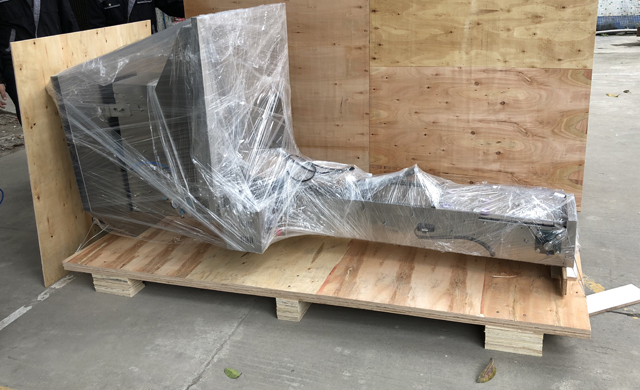 drewniana obudowa kapslownica podnoszenie kapsli