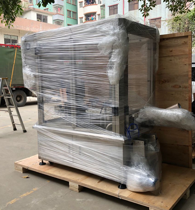 maszyna do zamykania słoików na krem w drewnianej obudowie